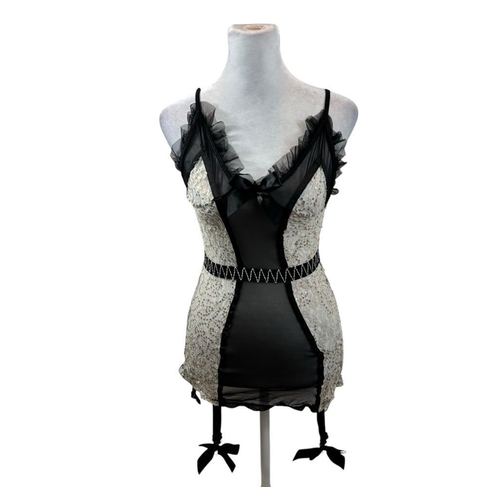LadiesโLeg Avenue Sexyโ Teddy Lingerie Consume Black and White Size Medium